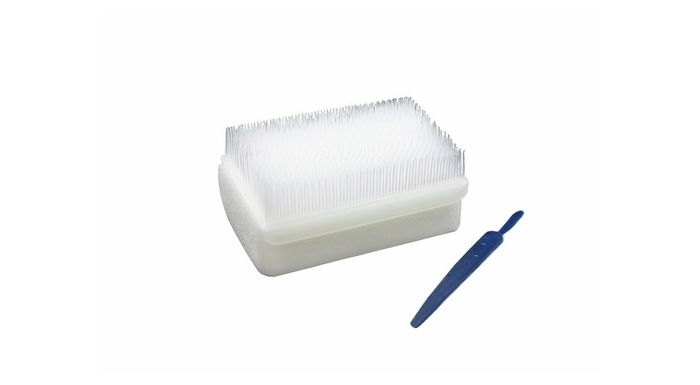 Reinigungsschwamm und Bürsten Spender